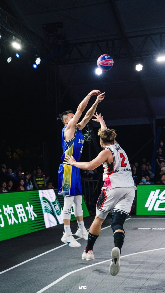 上海久事清晨强势反弹，志在全明星赛名次提升，底气十足，身体对抗强度拉满(cba上海久事队员名单)